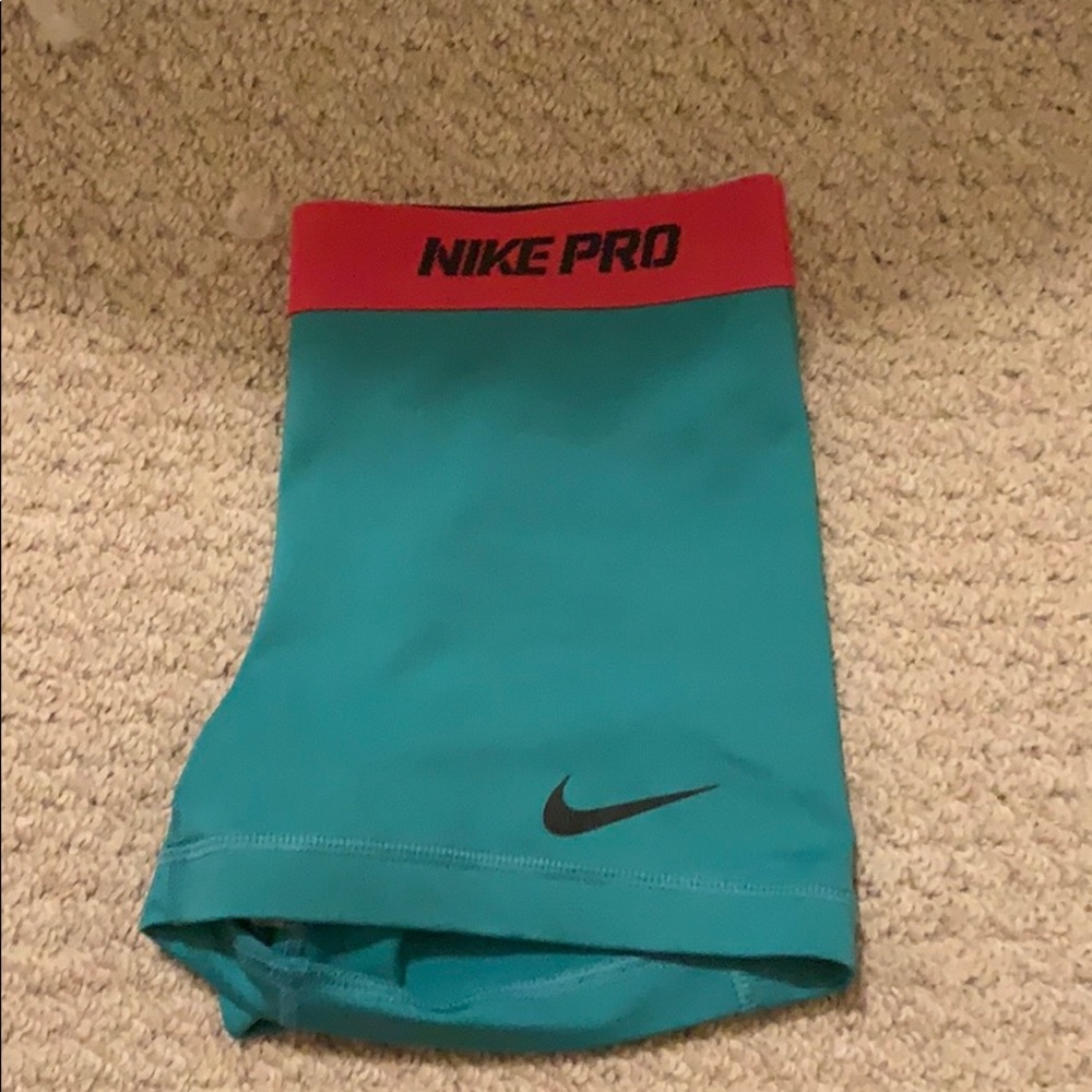 Women Nike pro spandex